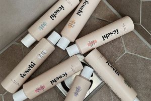 Auswahl an feschi Haircare Shampoos